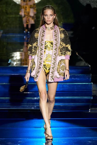 Look 12